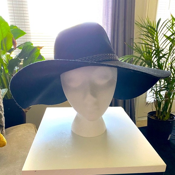 Wool / felt hat - Picture 1 of 4